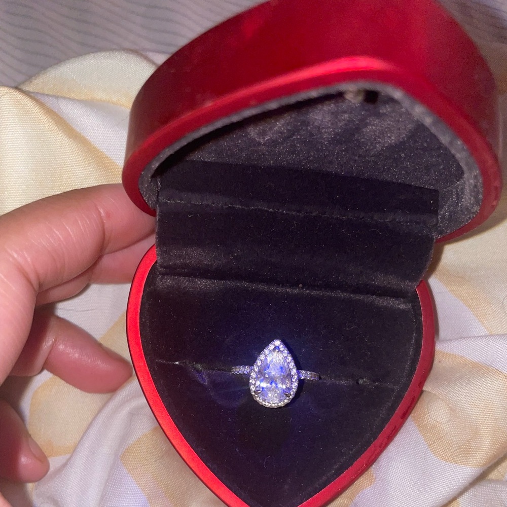 Pandora teardrop ring